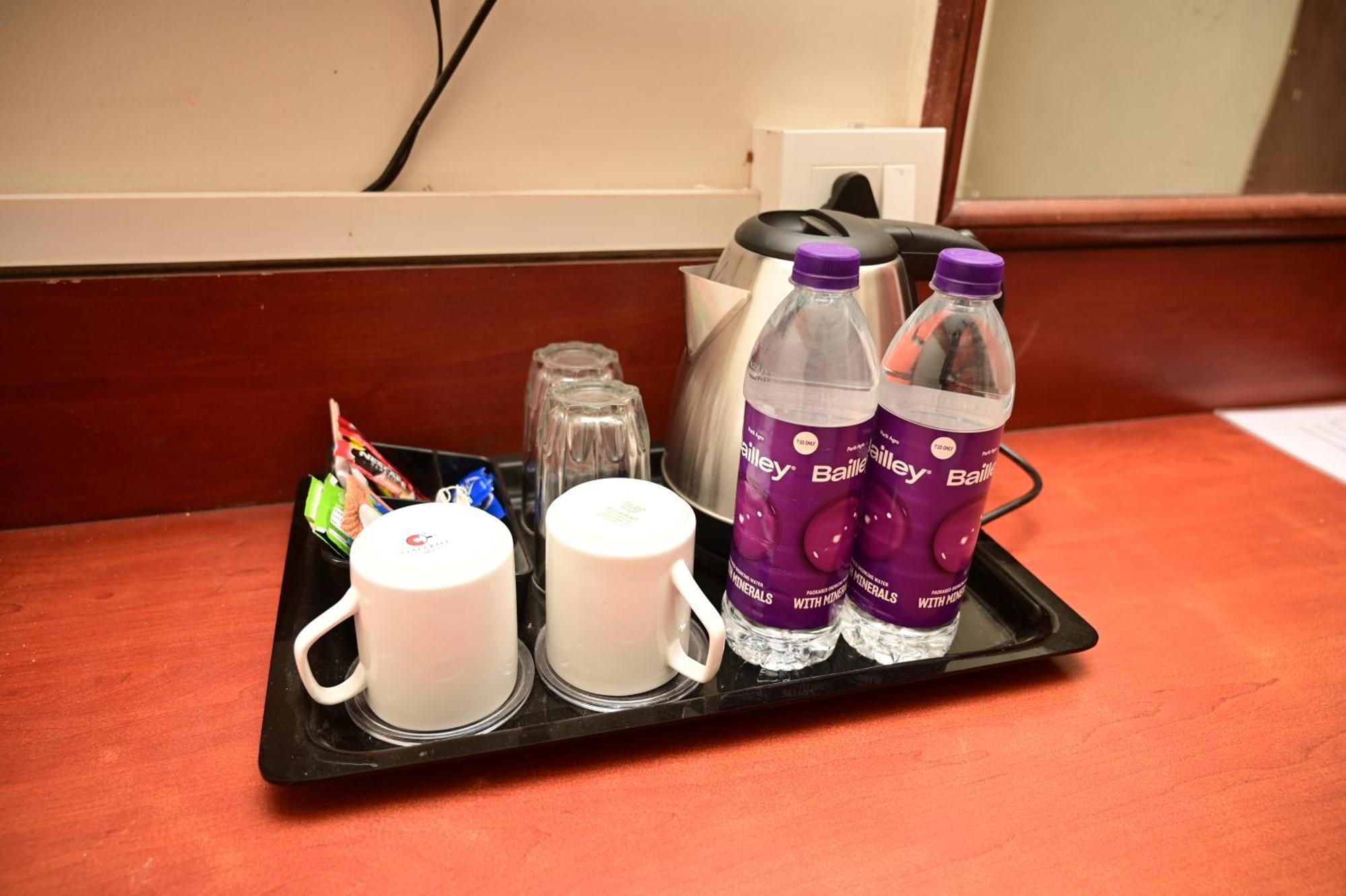 Hmr - Hmr Royal Hotel Pune