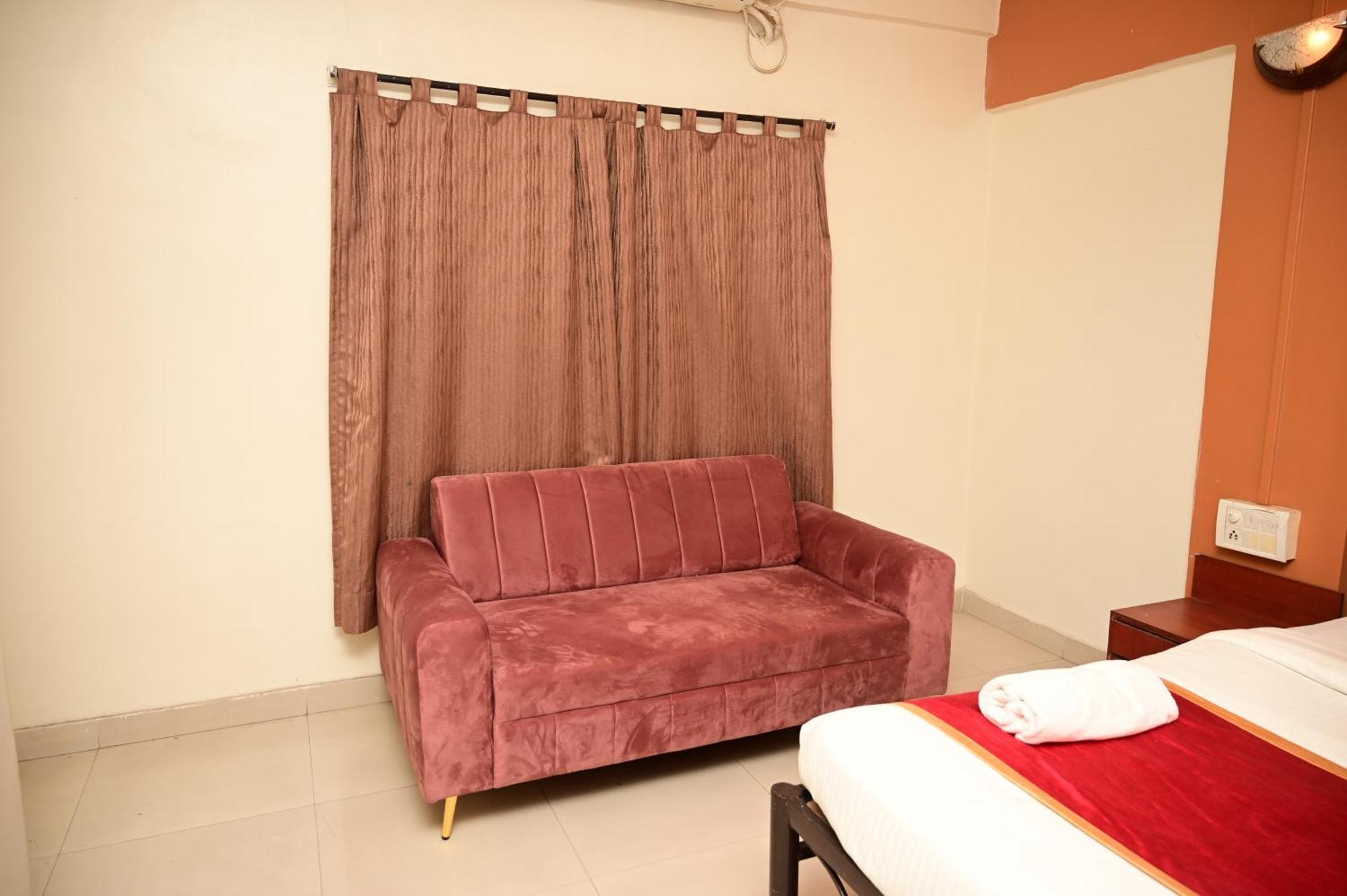 Hotel Hmr - Hmr Royal Pune
